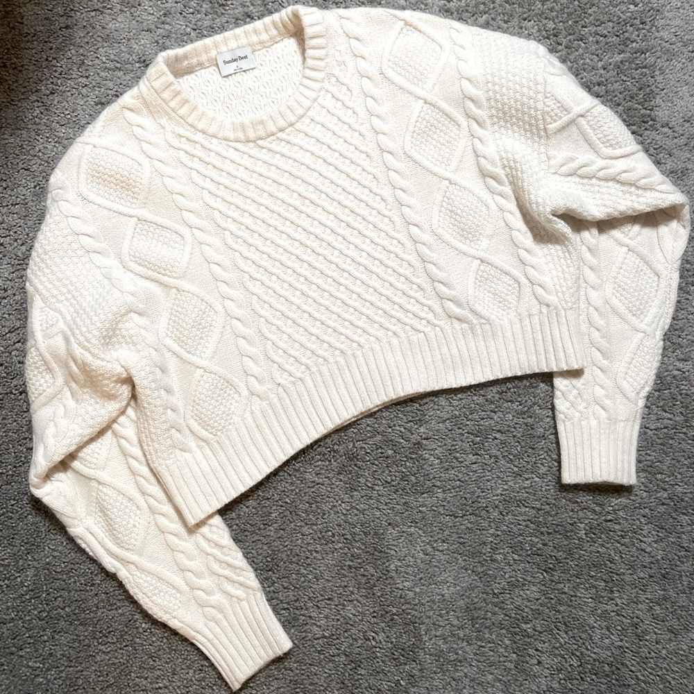 Aritzia Cream Cable-Knit Cropped Crewneck Sweater